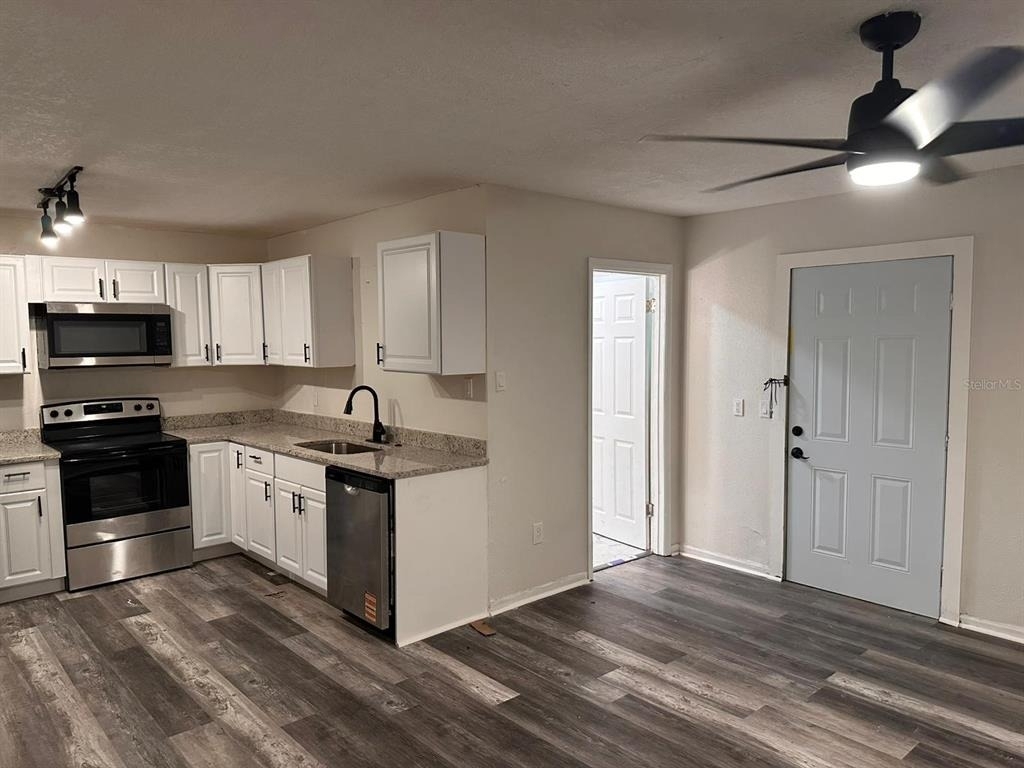 829 Ne 3rd Street - Photo 1