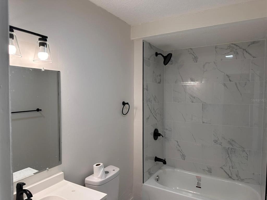 829 Ne 3rd Street - Photo 2