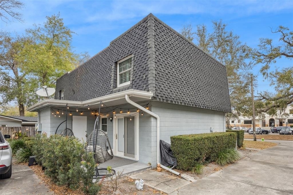 2218 Elizabeth Avenue - Photo 2