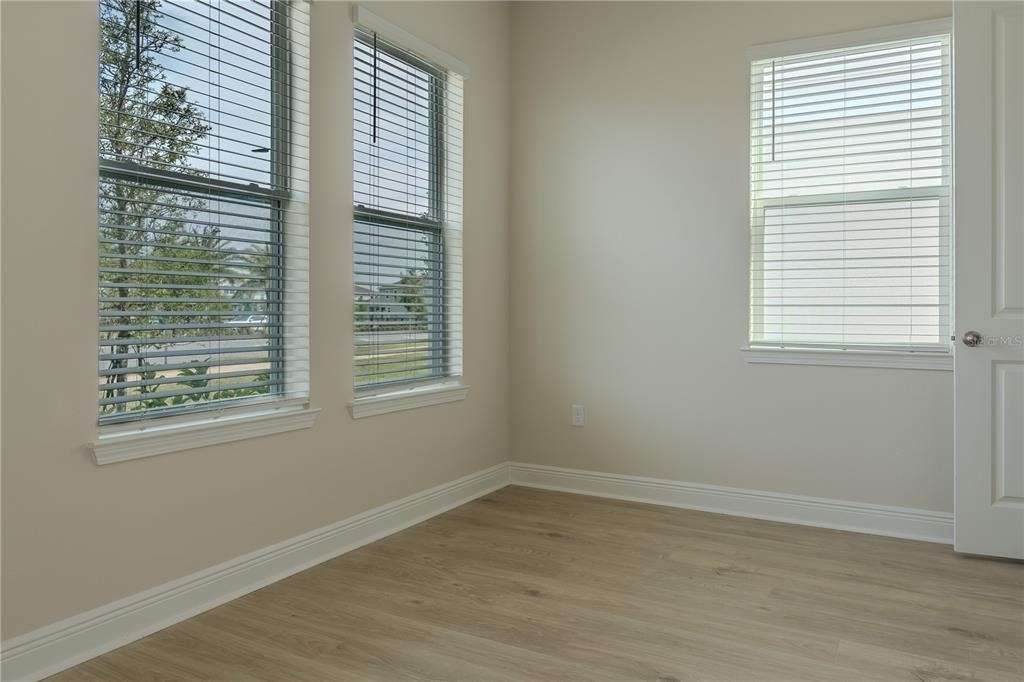 16705 Victoria Grove Alley - Photo 5
