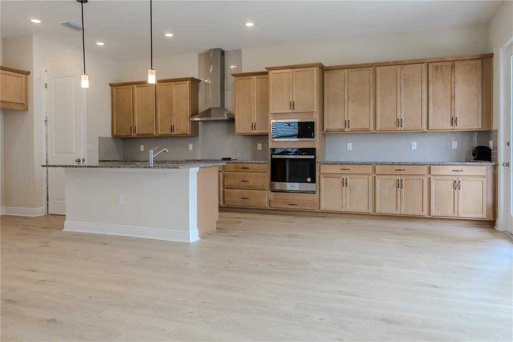 16705 Victoria Grove Alley - Photo 11