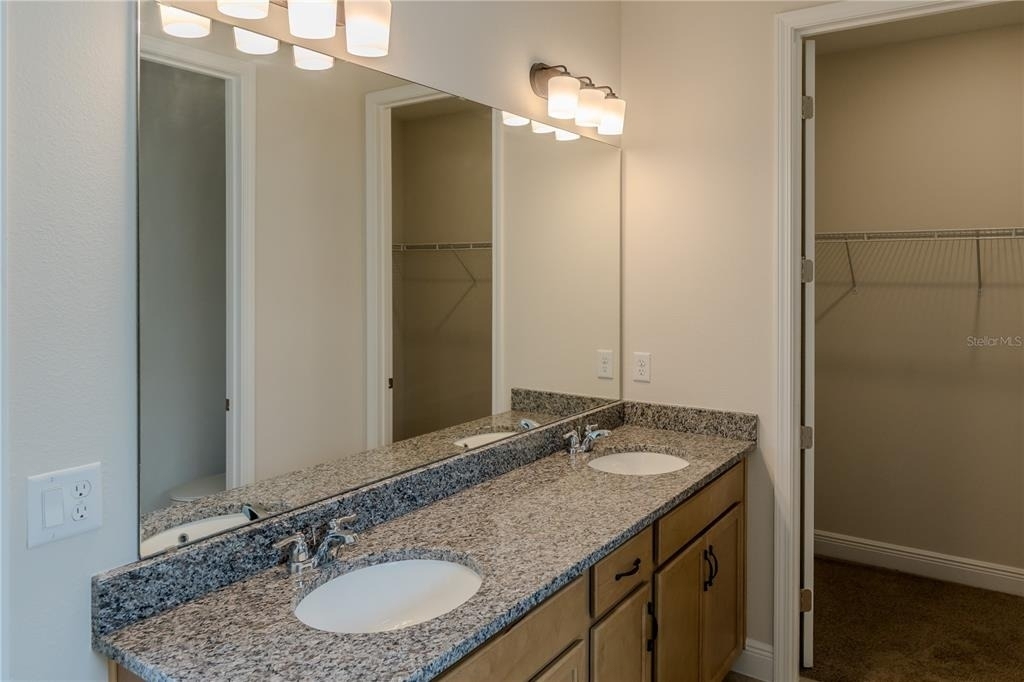 16705 Victoria Grove Alley - Photo 27