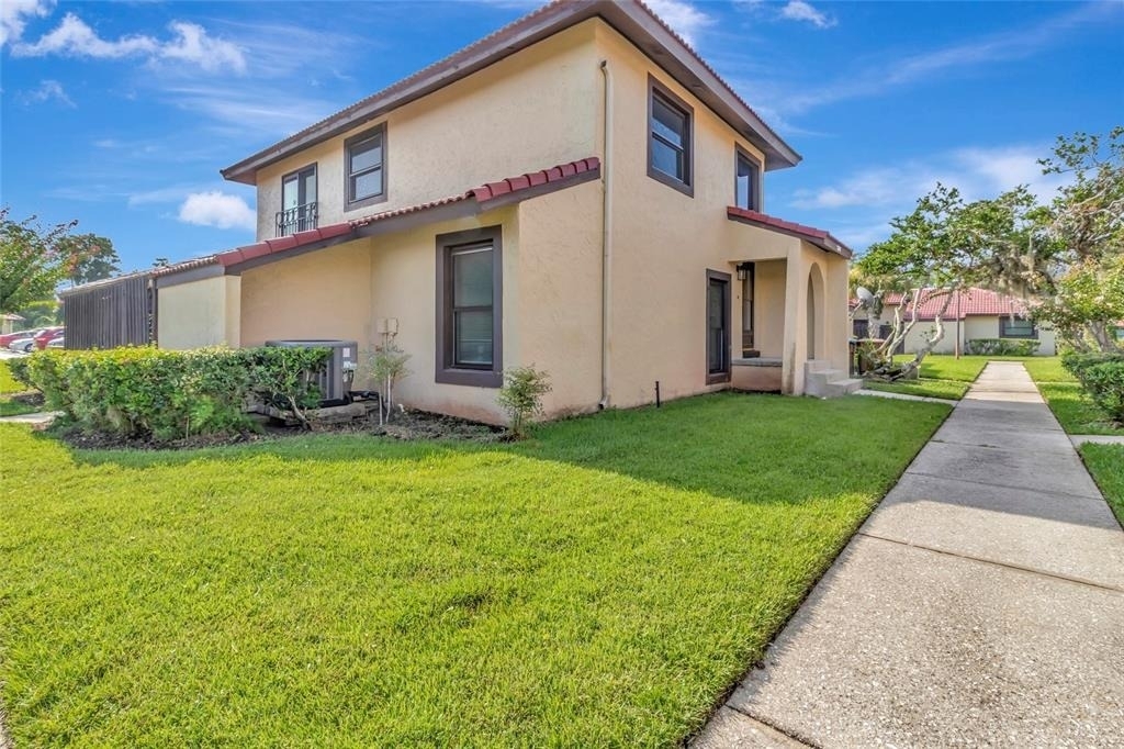 501 Hunter Circle - Photo 1