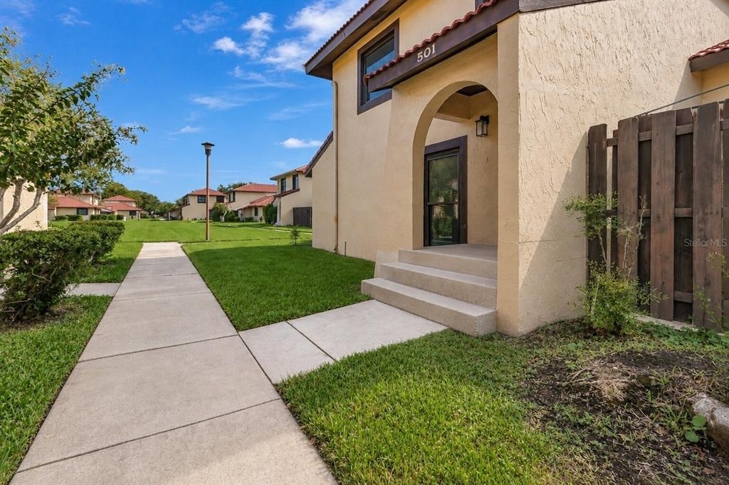 501 Hunter Circle - Photo 2