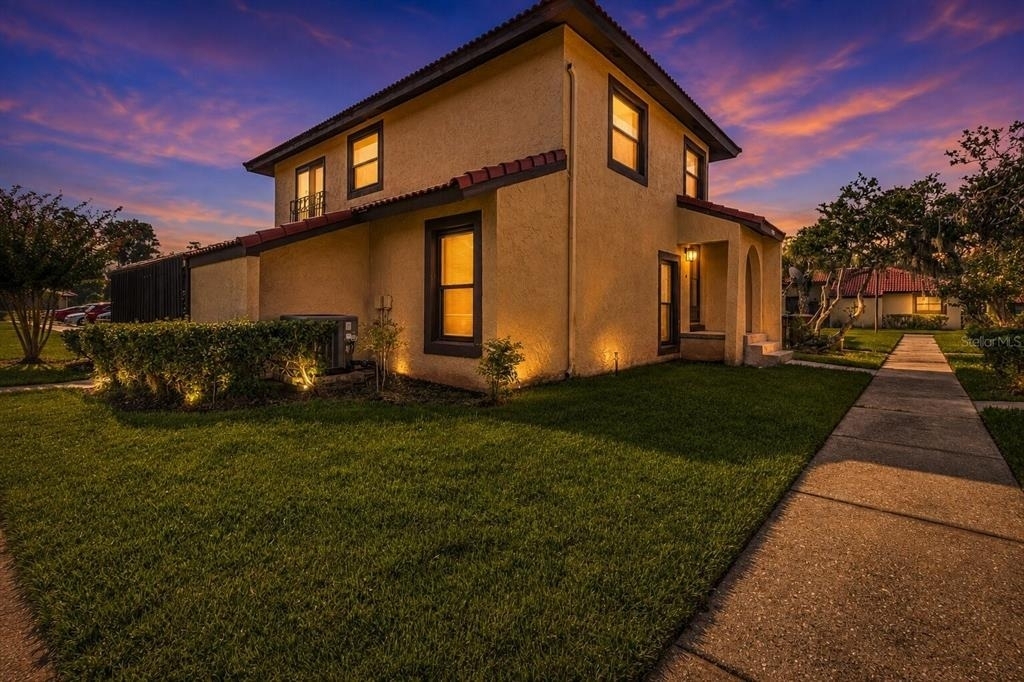501 Hunter Circle - Photo 0