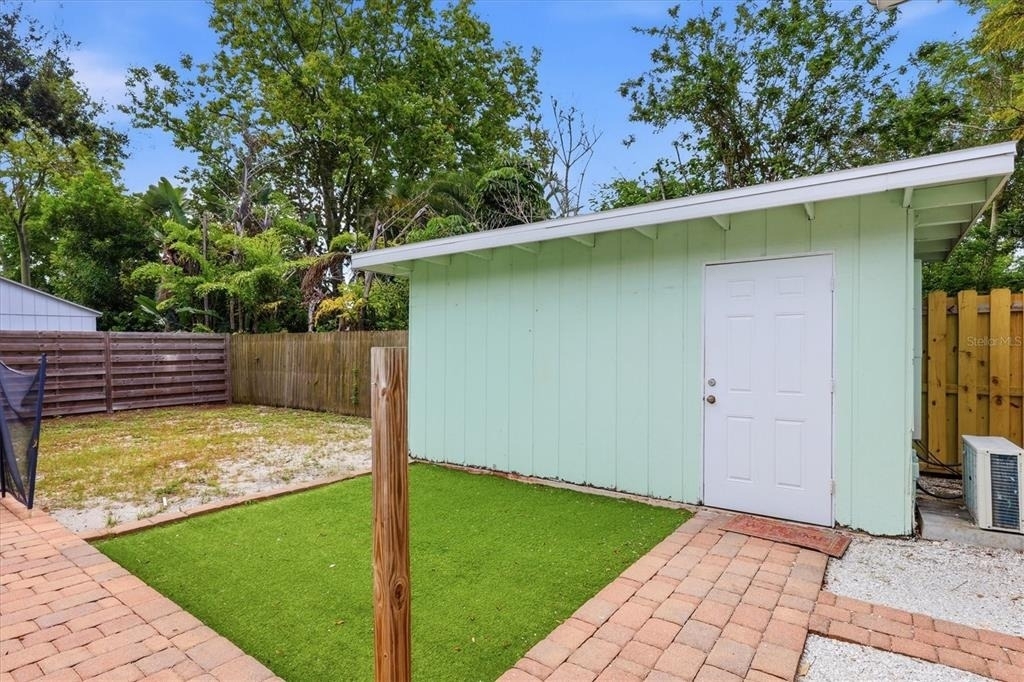 2151 Euclid Terrace - Photo 29