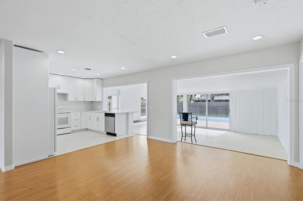 2151 Euclid Terrace - Photo 10