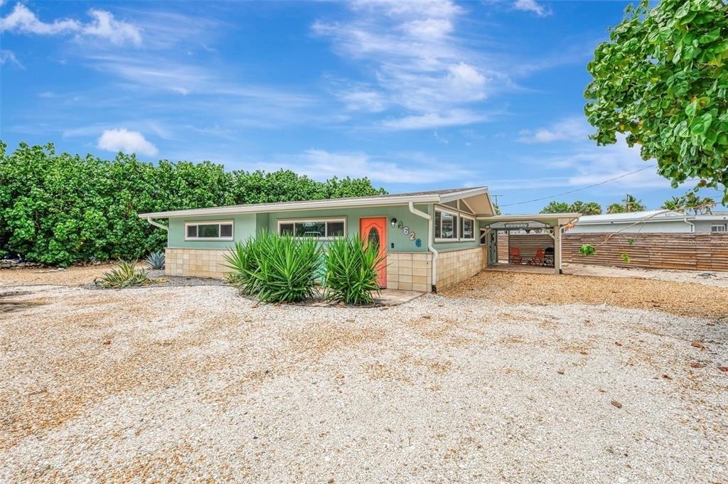 4626 Gleason Avenue - Photo 1