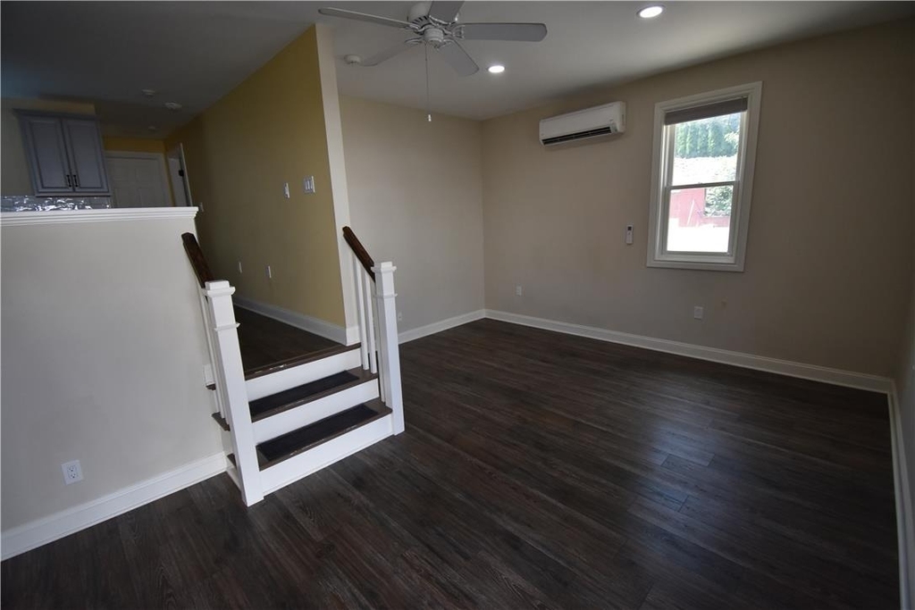 435 Ferry Street - Photo 2