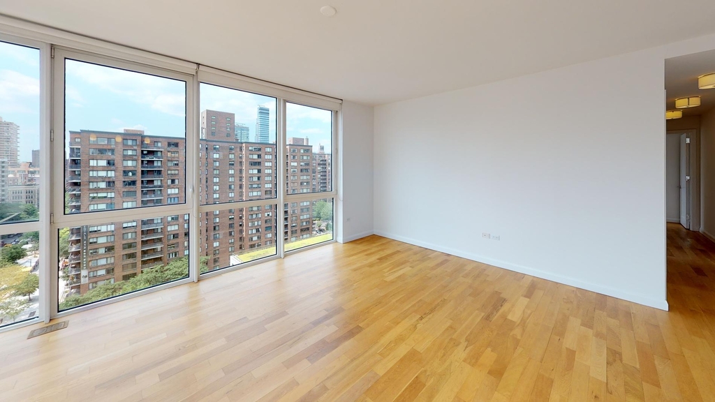 808 Columbus Ave - Photo 2