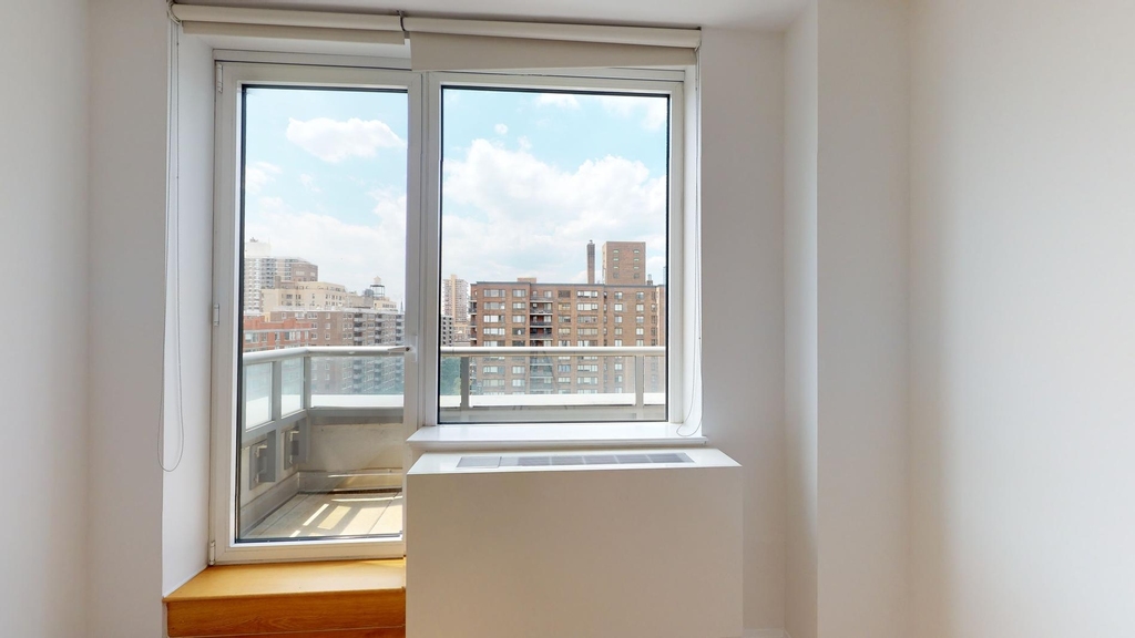 808 Columbus Ave - Photo 3