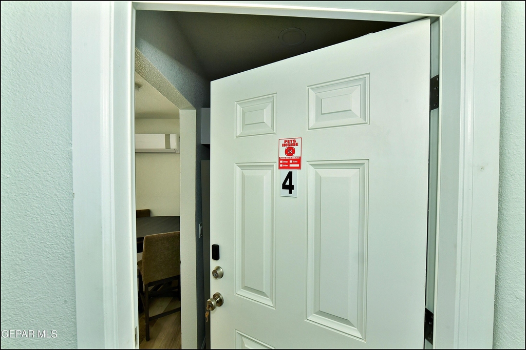 6806 Alameda Avenue - Photo 2