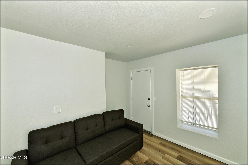 6806 Alameda Avenue - Photo 5