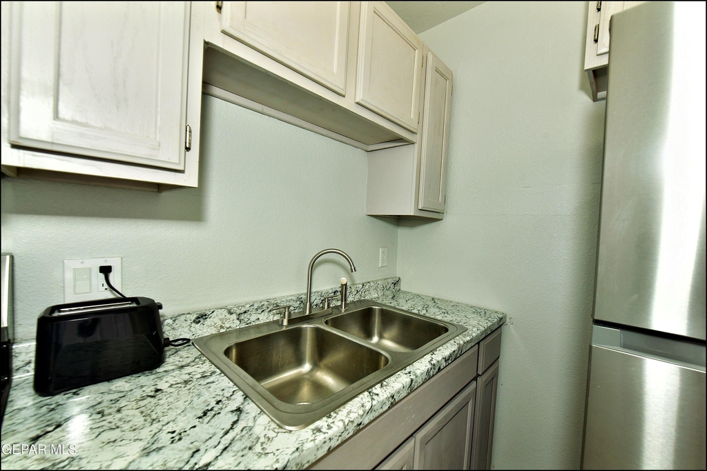 6806 Alameda Avenue - Photo 11