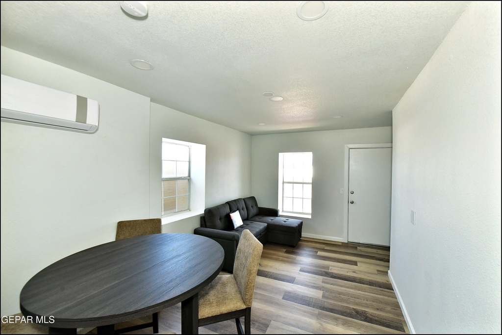 6806 Alameda Avenue - Photo 3