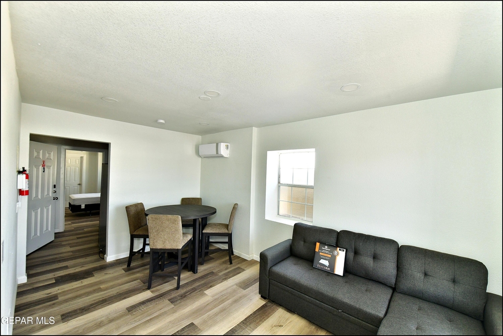 6806 Alameda Avenue - Photo 7