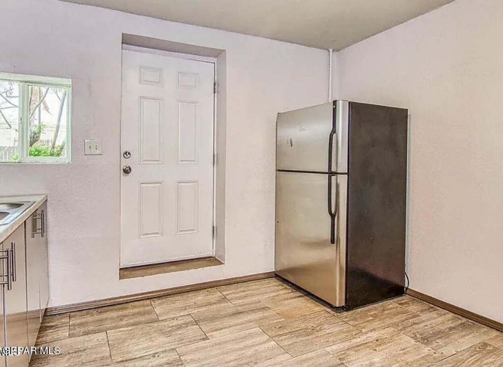 221 Hadlock Street - Photo 5
