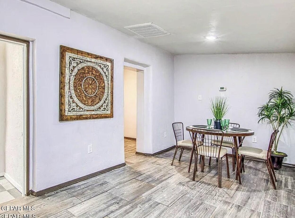 221 Hadlock Street - Photo 2