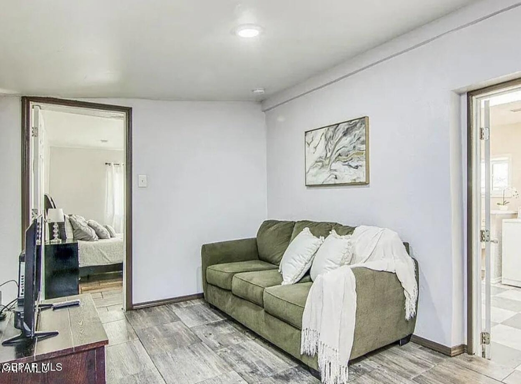 221 Hadlock Street - Photo 3