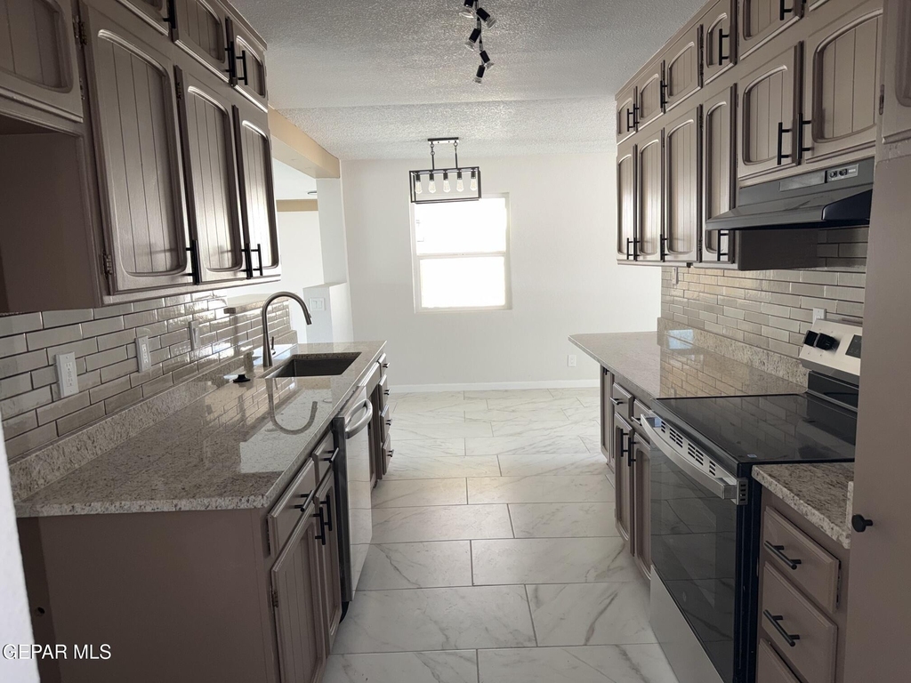 8104 Dempsey Avenue - Photo 20