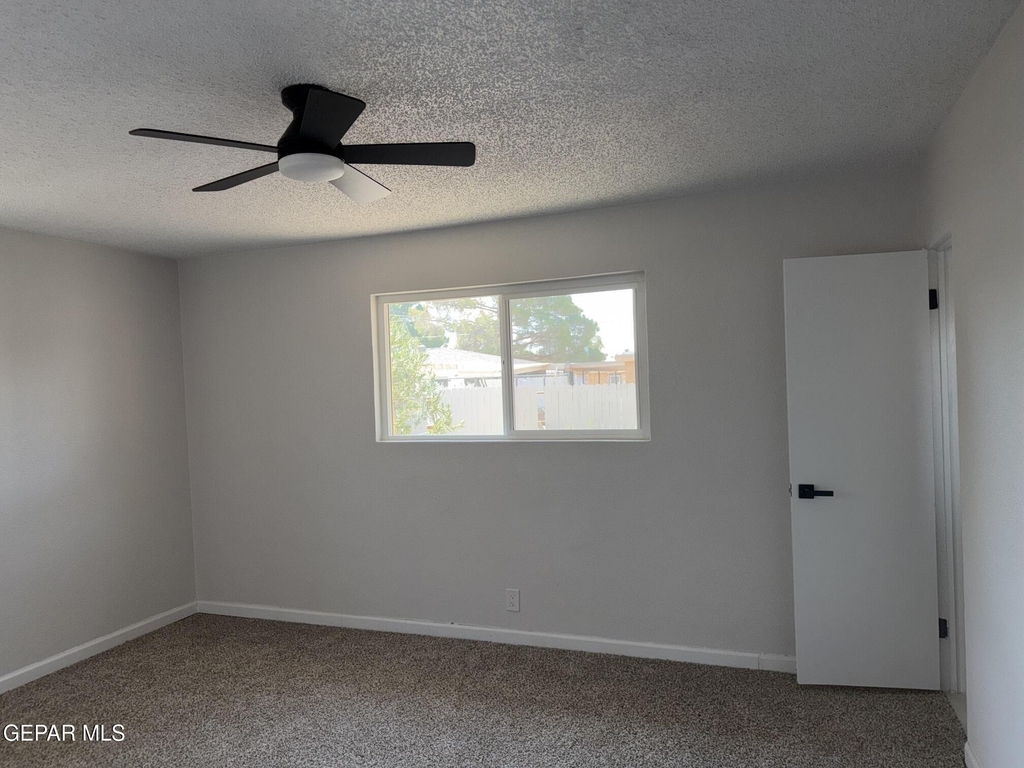 8104 Dempsey Avenue - Photo 15