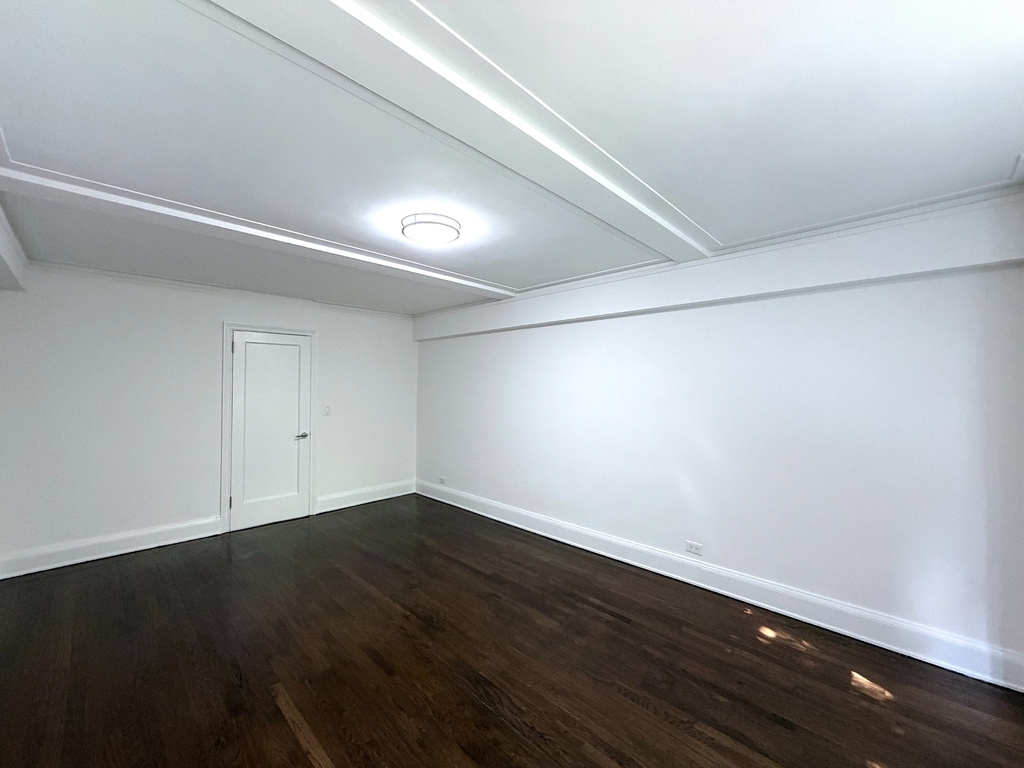 East 38th Street - Photo 2