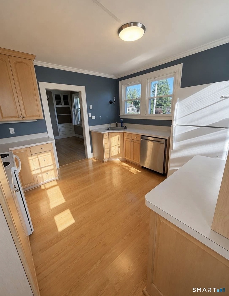 75 Lancaster Road - Photo 2
