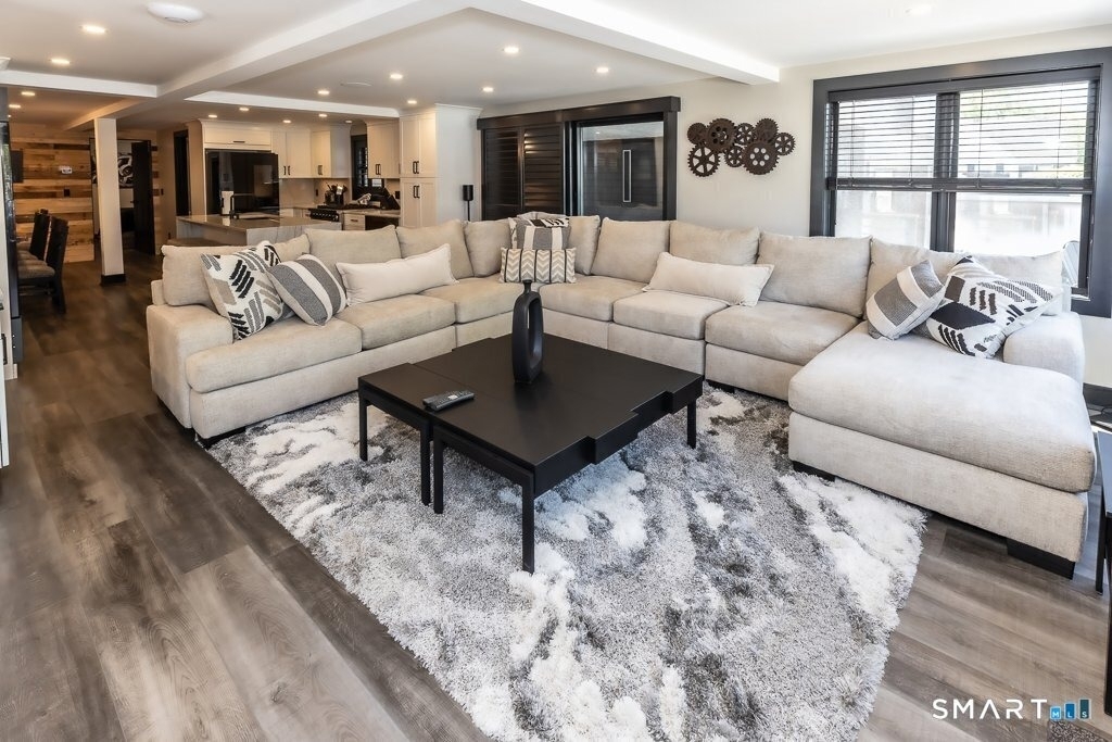 48 Swan Avenue - Photo 5