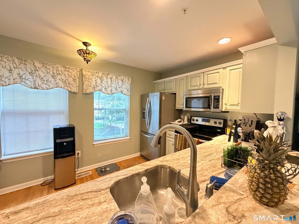 633 Danbury Road - Photo 2