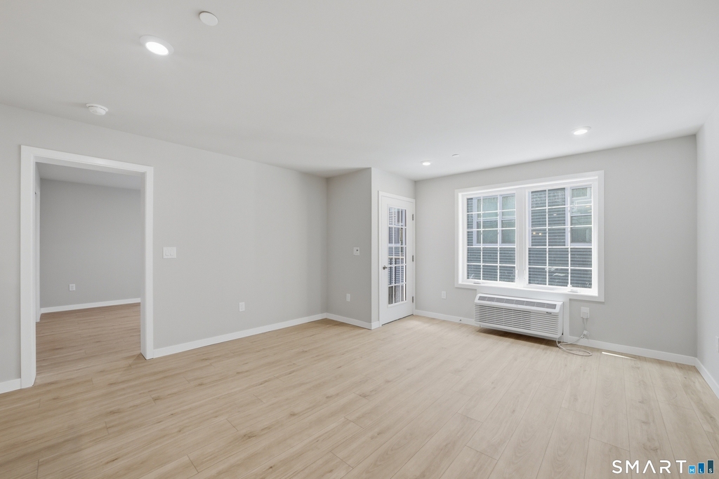 589 Bedford Street - Photo 4