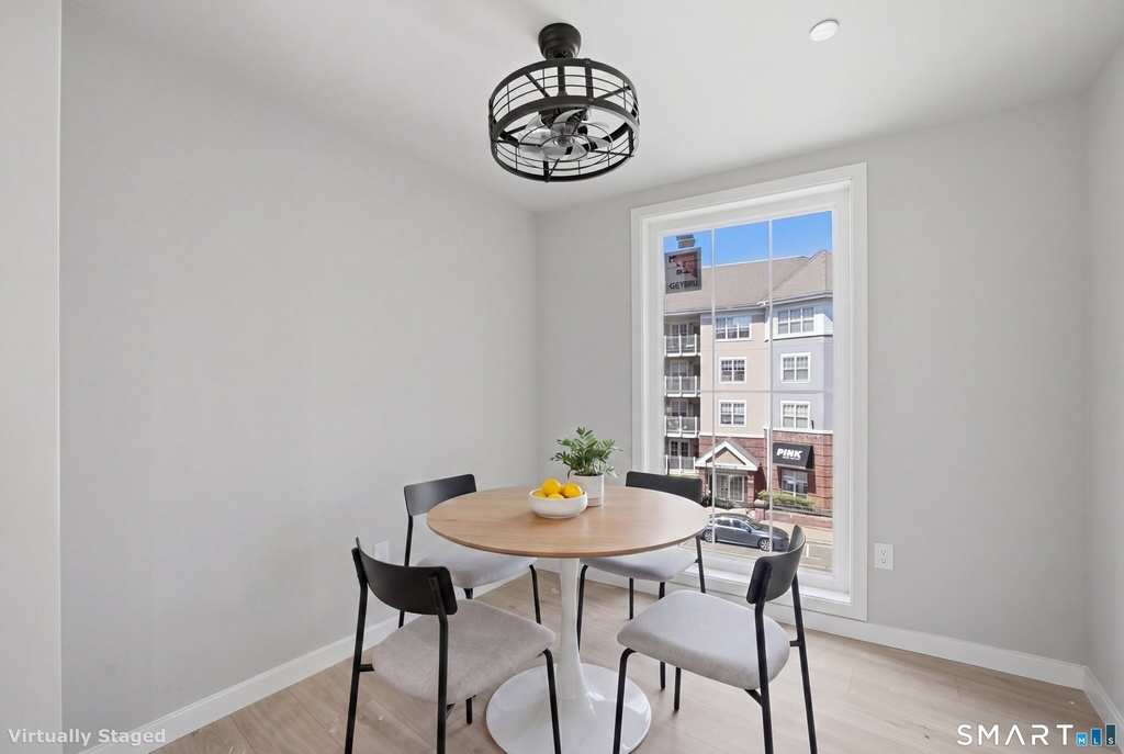 589 Bedford Street - Photo 5