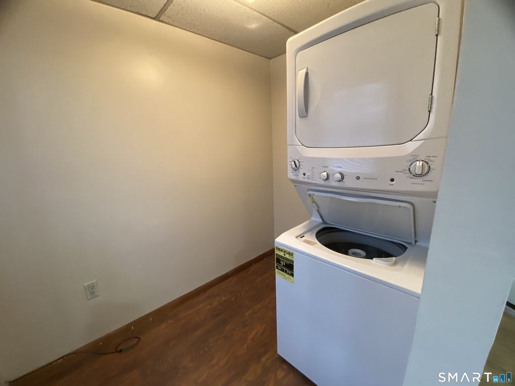 275 Main Street - Photo 8