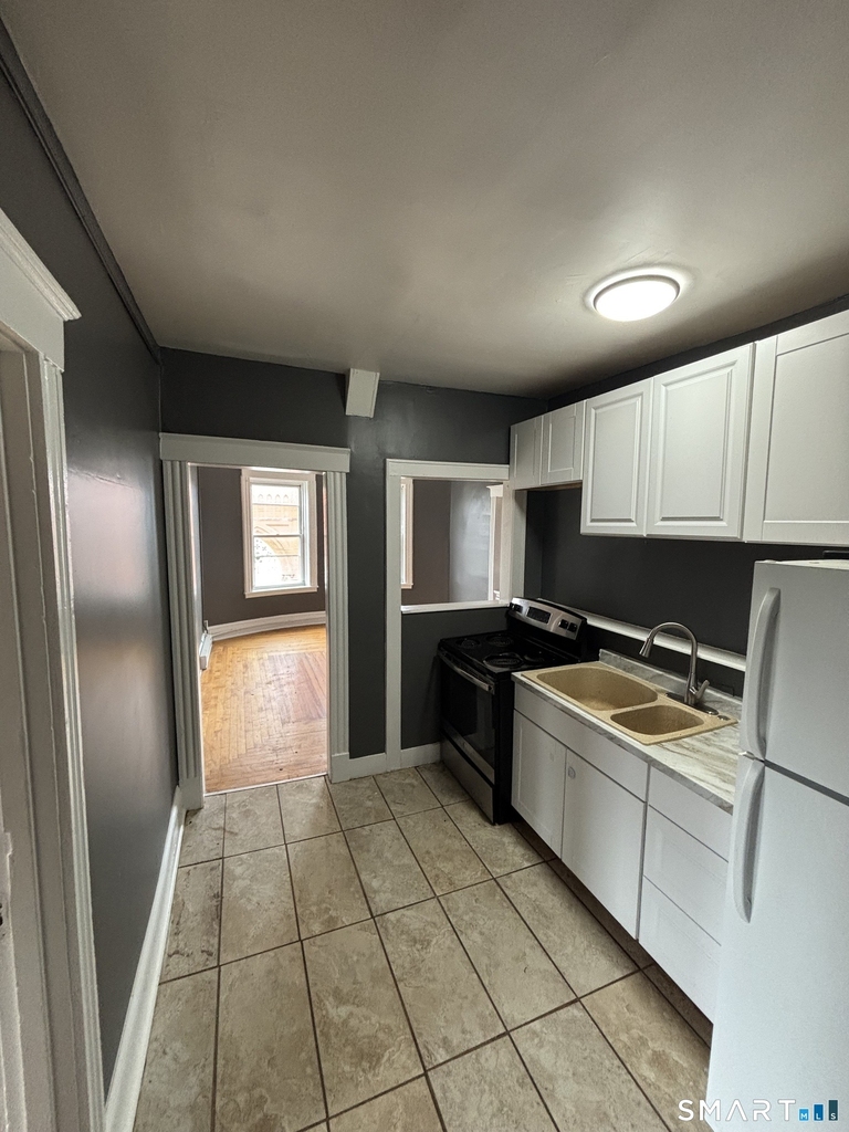 218 West Street - Photo 3