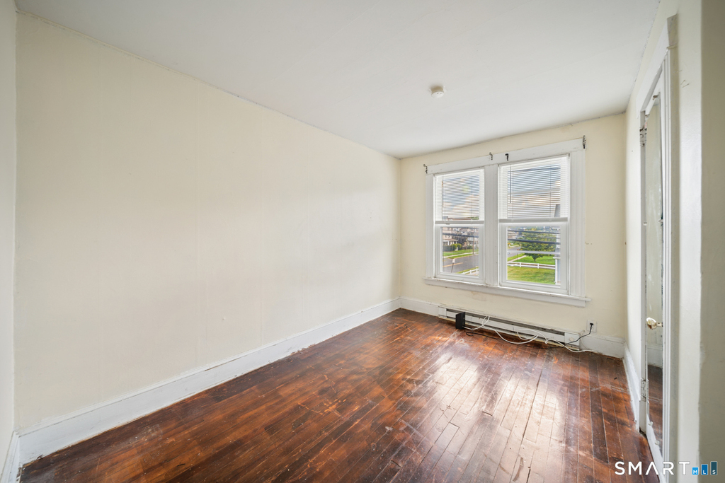 143 Divinity Street - Photo 1
