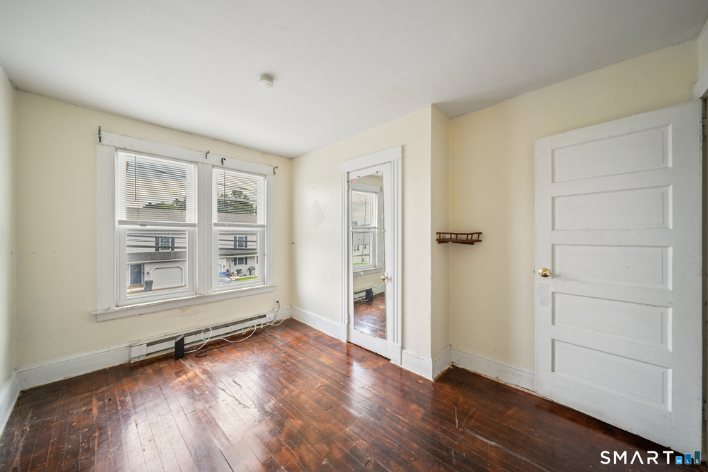 143 Divinity Street - Photo 2