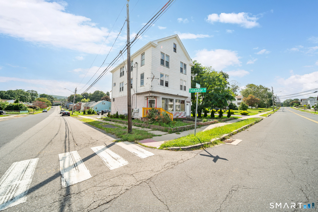 143 Divinity Street - Photo 0