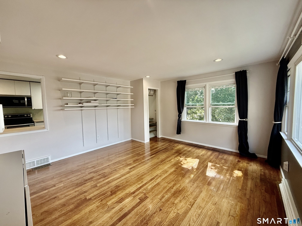 220 Foxon Hill Road - Photo 1