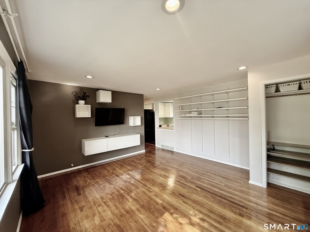 220 Foxon Hill Road - Photo 2