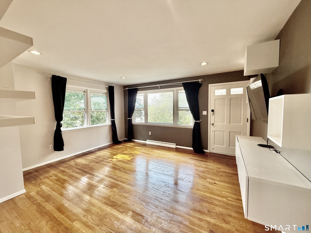 220 Foxon Hill Road - Photo 0