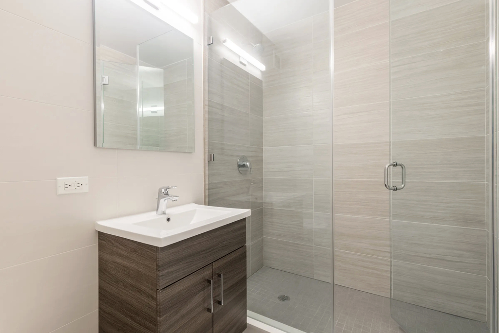 West 48th Street (BROADWAY & 8TH AVE) - Photo 5