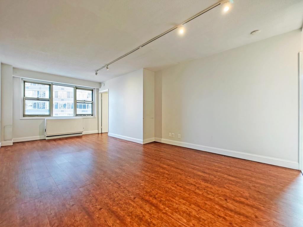 400 East 54th Street - Photo 0