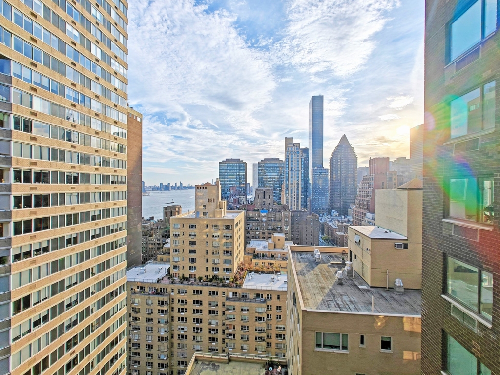 400 East 54th Street - Photo 8