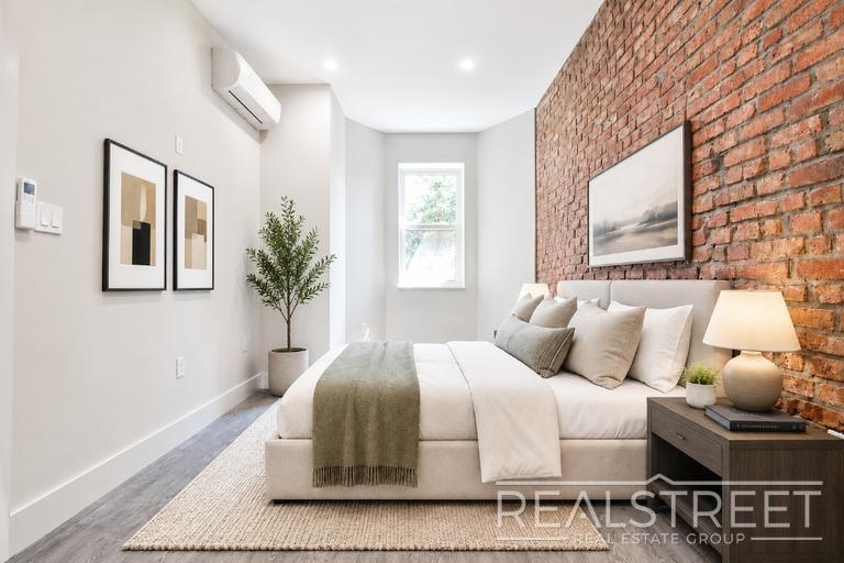 2517 Bedford Ave. - Photo 3