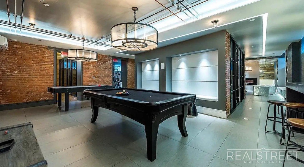 185 Leonard Street - Photo 7