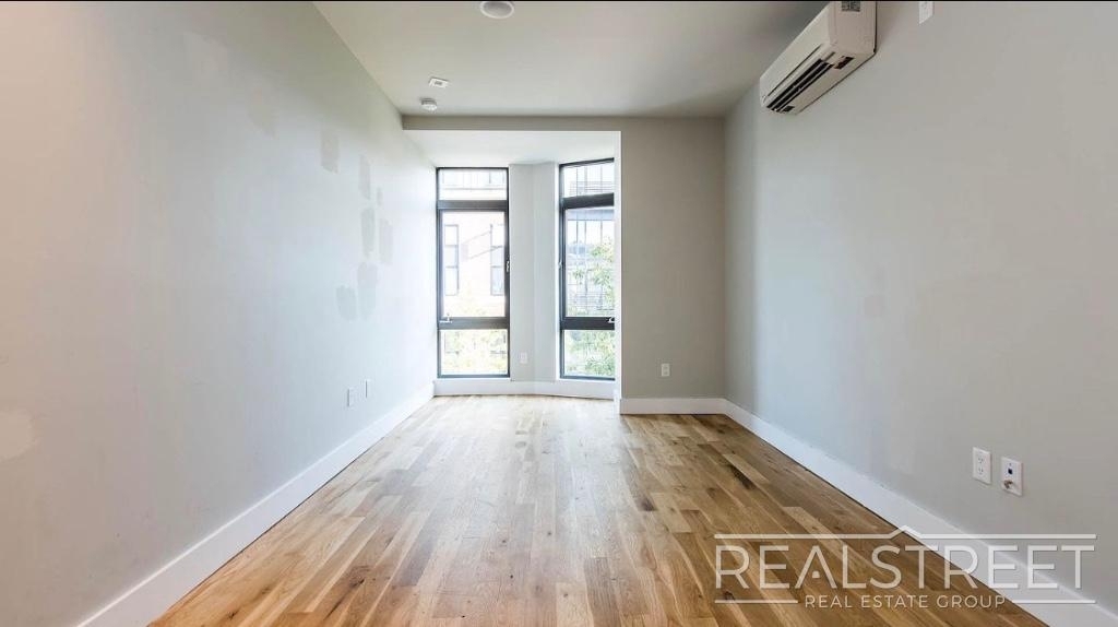 185 Leonard Street - Photo 4
