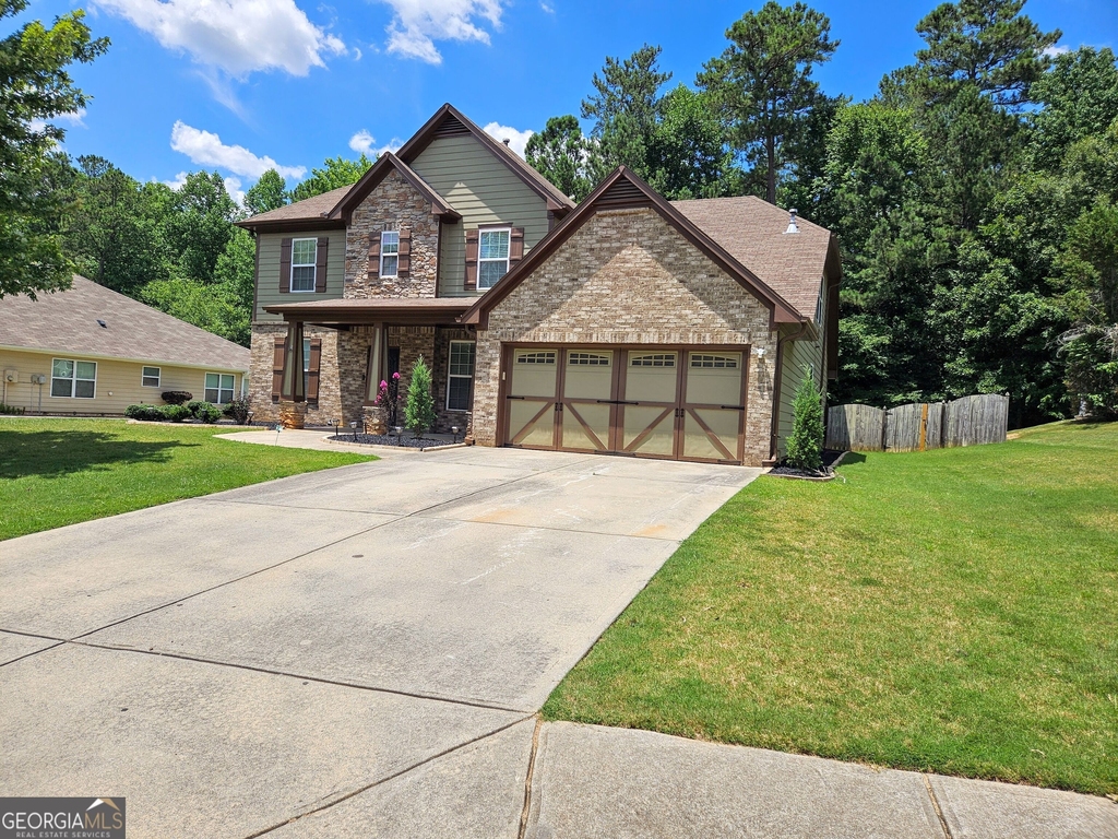 536 Longwood Place - Photo 0