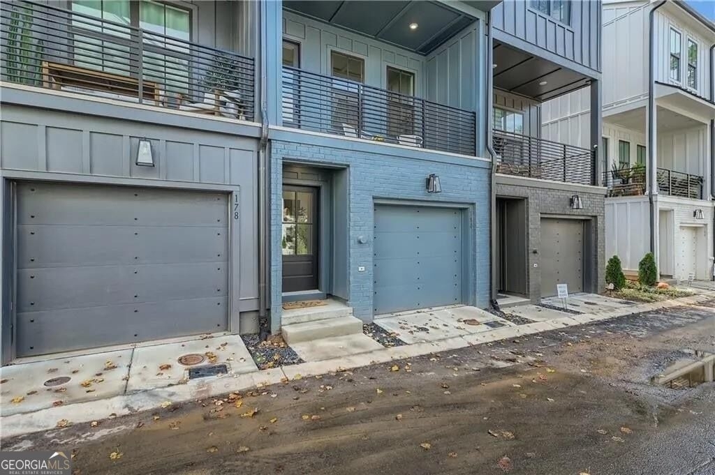 180 Chestnut Circle - Photo 1