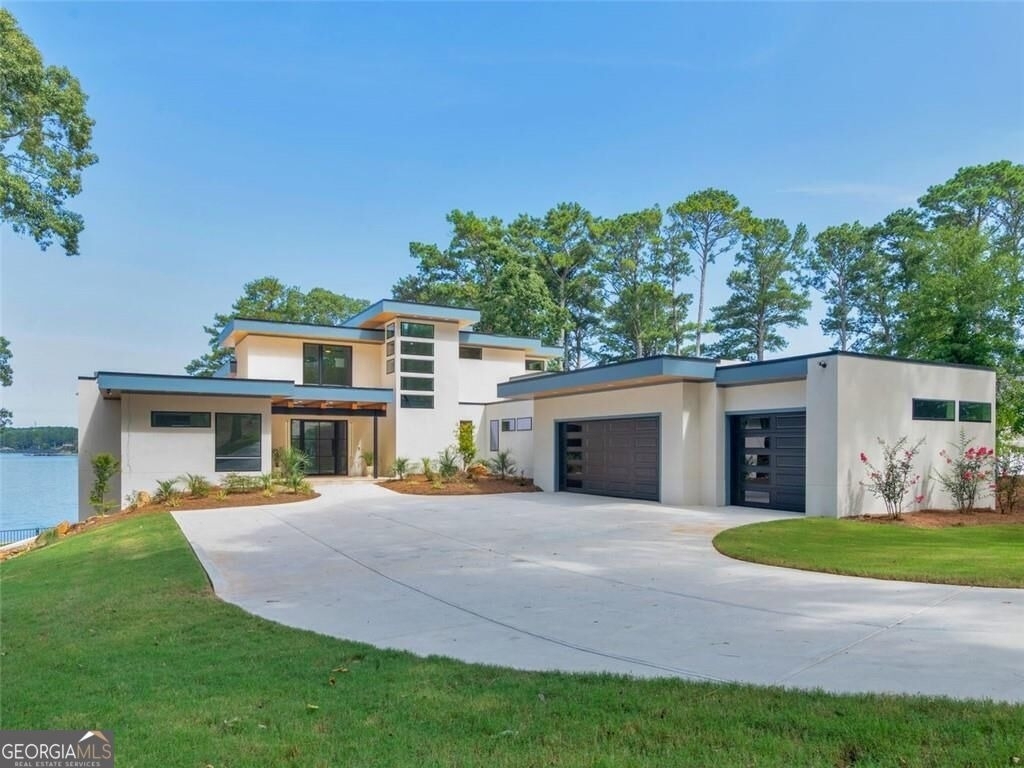 3258 S Bay Drive - Photo 0
