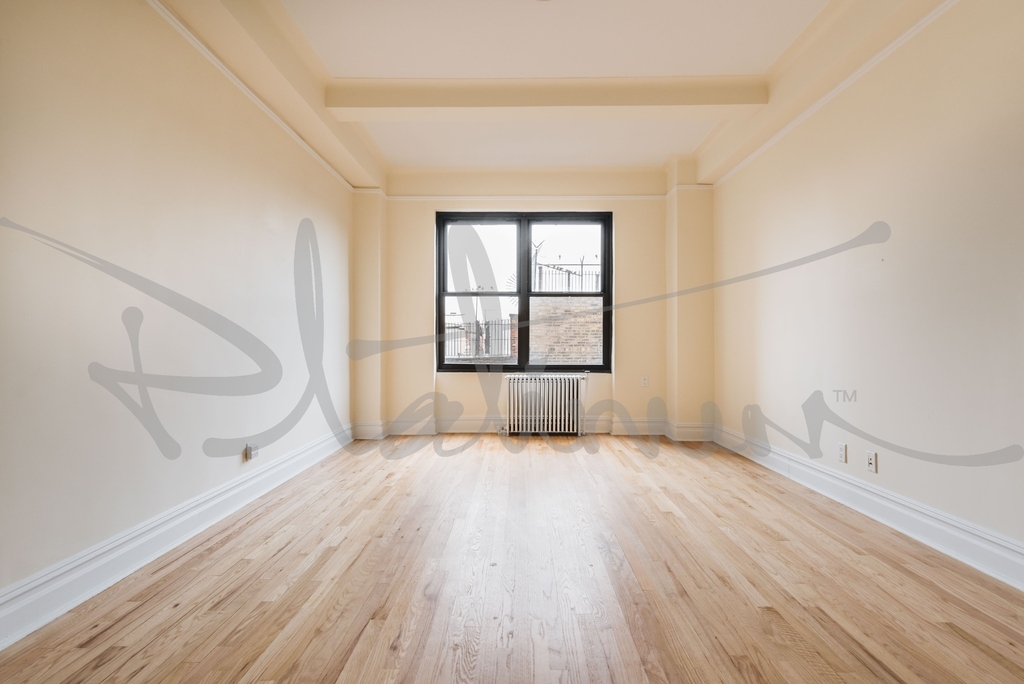 2nd Avenue - Photo 4