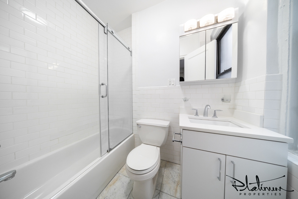 East 46th Street - Photo 4